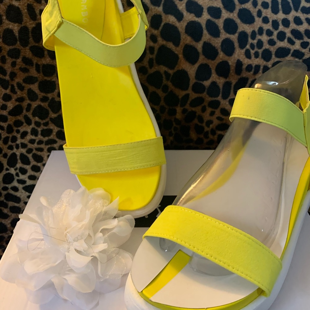 Bamboo neon yellow summer size 10 Brand new